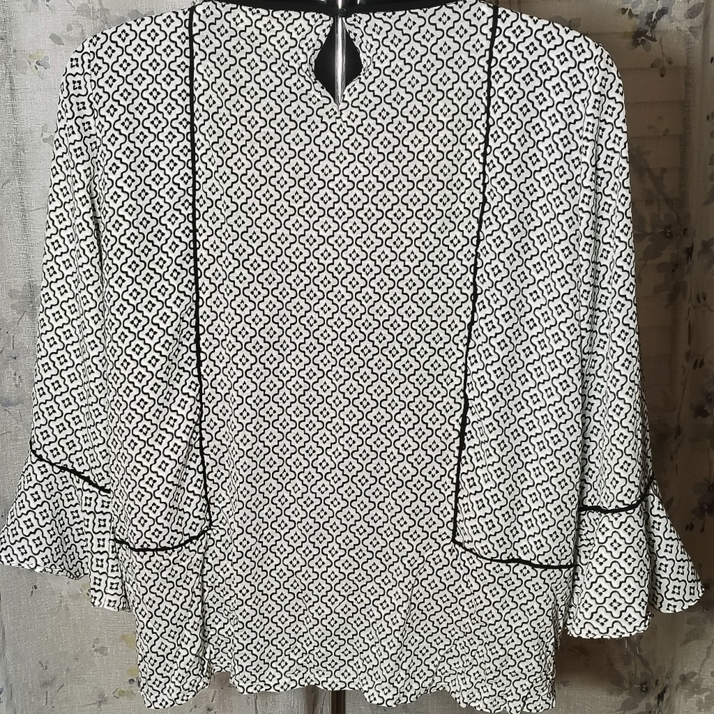 LOFT Black White Patterned Women's Large Petite Top Belle Sleeves CAREER LIGHT - Picture 5 of 5